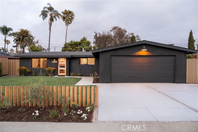 Detail Gallery Image 2 of 18 For 2240 Anaheim Ave, Costa Mesa,  CA 92627 - 4 Beds | 2 Baths