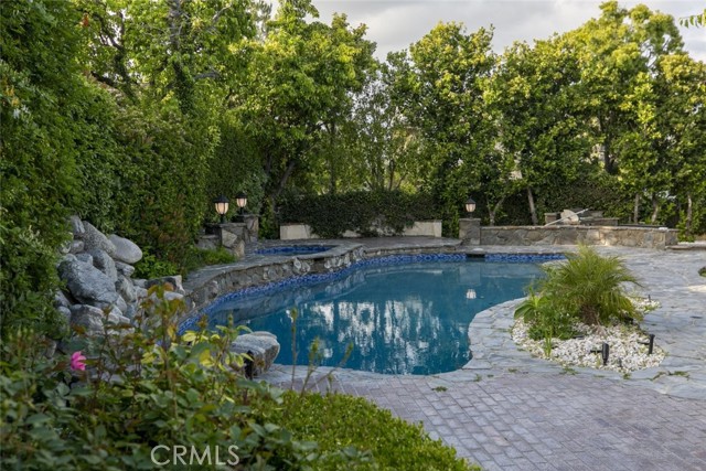 6037 Little Oak Lane, Woodland Hills CA: https://media.crmls.org/medias/ecb2deeb-7c0f-41ad-843f-d7748ad12b98.jpg