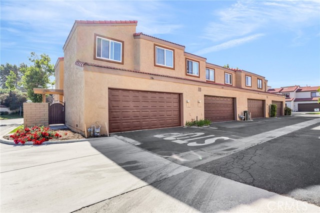 Detail Gallery Image 1 of 38 For 2766 via Hacienda #102,  Fullerton,  CA 92835 - 3 Beds | 2/1 Baths