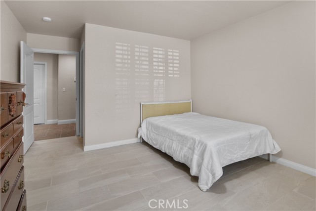 Detail Gallery Image 19 of 22 For 12210 Larch St, Oak Hills,  CA 92344 - 5 Beds | 3 Baths
