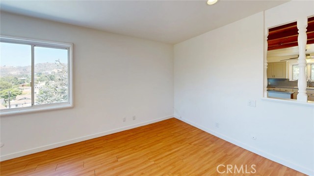 Image 8 of 28 For 5338 Waldo Place