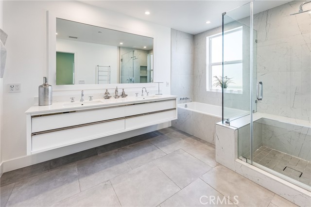 Detail Gallery Image 23 of 32 For 4820 Bellflower Ave #208,  North Hollywood,  CA 91601 - 3 Beds | 3 Baths
