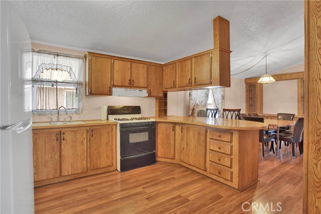 350 S Willow Avenue, Rialto CA: https://media.crmls.org/medias/ecb4409c-0f77-40b2-bf77-e40b00115c77.jpg