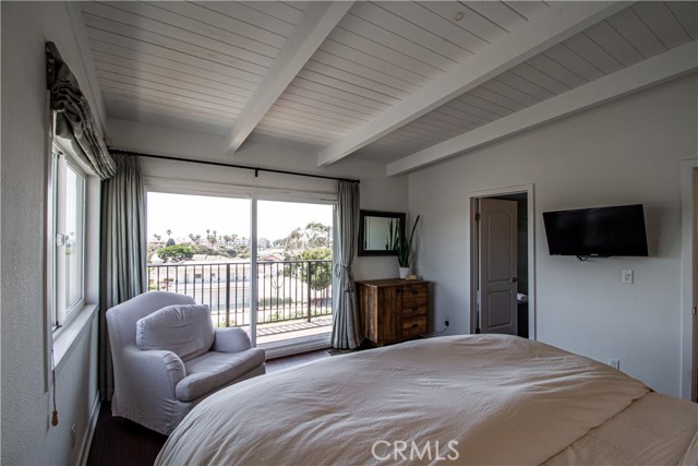 807 El Redondo Avenue, Redondo Beach CA: https://media.crmls.org/medias/ecb616d1-5a96-417e-800d-df968c56d721.jpg
