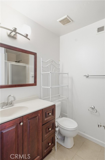 Detail Gallery Image 16 of 23 For 20821 E Calora St #E6,  Covina,  CA 91724 - 2 Beds | 2/1 Baths