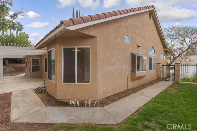 29608 Bright Spot Road, Highland CA: https://media.crmls.org/medias/ecb68e82-64a8-4189-aaba-00fa8a38462a.jpg