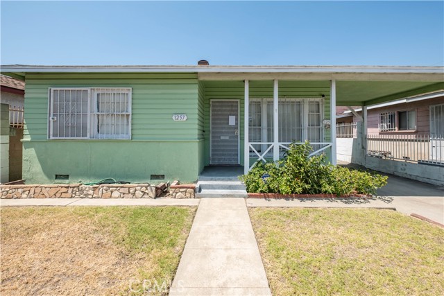 1257 E 76th Place, Los Angeles CA: https://media.crmls.org/medias/ecb70690-a8b2-4b9d-8f62-7e312de45fb8.jpg