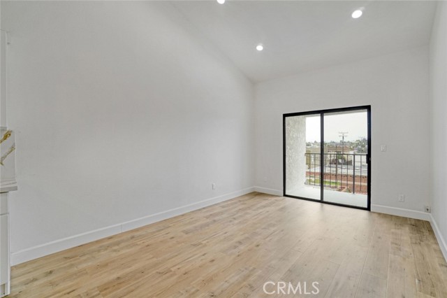1410 Coranado Avenue, Long Beach CA: https://media.crmls.org/medias/ecb74cf7-165d-4ea6-9ebc-3f2c1a59f016.jpg