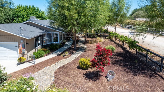 4225 Farousse Way, Paso Robles CA: https://media.crmls.org/medias/ecb77386-5f59-45d7-ba51-656bf577d9ce.jpg