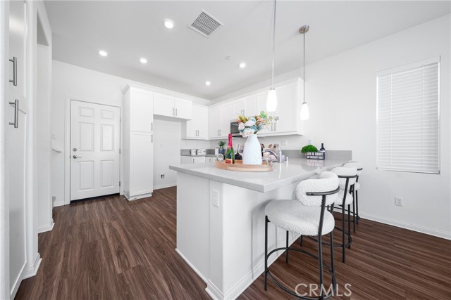 Detail Gallery Image 15 of 38 For 208 Bonita Ln, Rialto,  CA 92376 - 3 Beds | 2/1 Baths