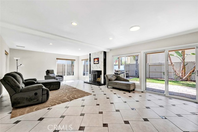 Detail Gallery Image 5 of 45 For 22702 Islamare, Lake Forest,  CA 92630 - 4 Beds | 2/1 Baths