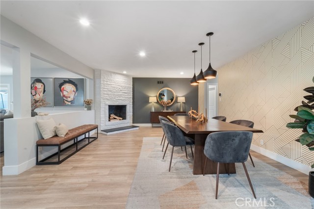 Detail Gallery Image 9 of 40 For 7316 Colbath, Van Nuys,  CA 91405 - 3 Beds | 3 Baths