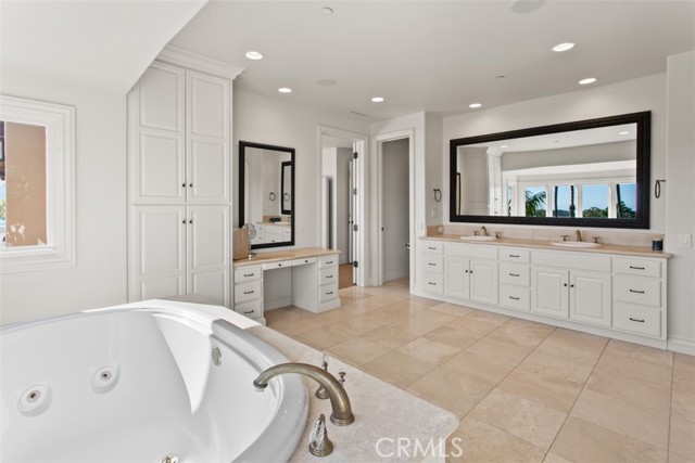 Detail Gallery Image 32 of 52 For 6 Windemere Ct, Newport Coast,  CA 92657 - 5 Beds | 4/1 Baths