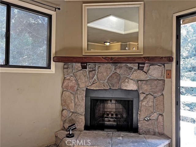 Detail Gallery Image 10 of 52 For 652 Knoll, Crestline,  CA 92325 - 3 Beds | 2/1 Baths