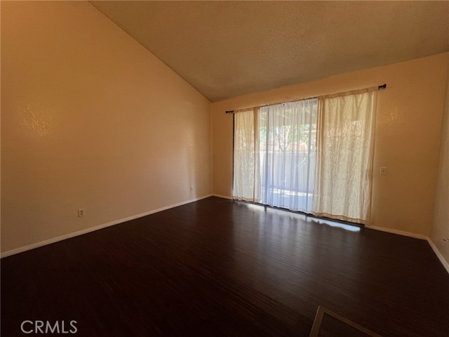 Detail Gallery Image 6 of 21 For 1031 S Palmetto Ave #D2,  Ontario,  CA 91762 - 2 Beds | 2/1 Baths