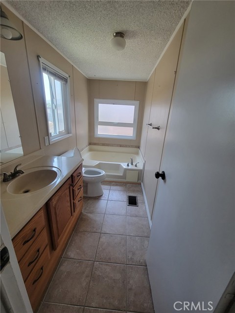 21650 Temescal Canyon Road, Corona CA: https://media.crmls.org/medias/ecbafac9-373f-4bd4-9ba8-529a7f0fa41d.jpg
