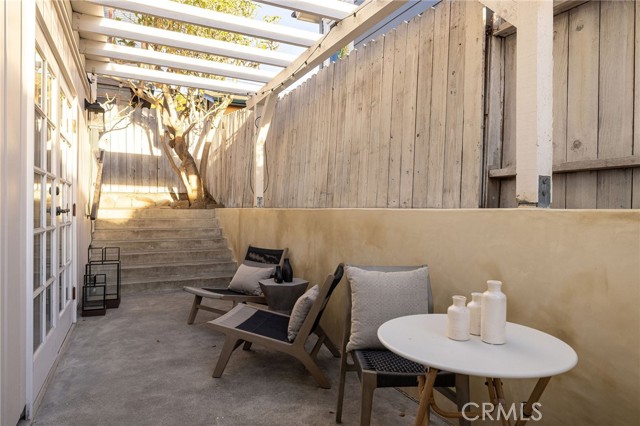 Detail Gallery Image 25 of 38 For 31590 Jewel Ave, Laguna Beach,  CA 92651 - 2 Beds | 2/1 Baths