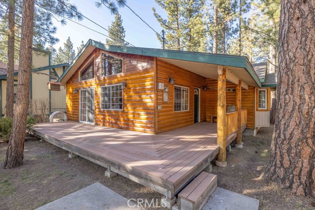 Detail Gallery Image 3 of 29 For 817 E Barker, Big Bear City,  CA 92314 - 3 Beds | 2 Baths