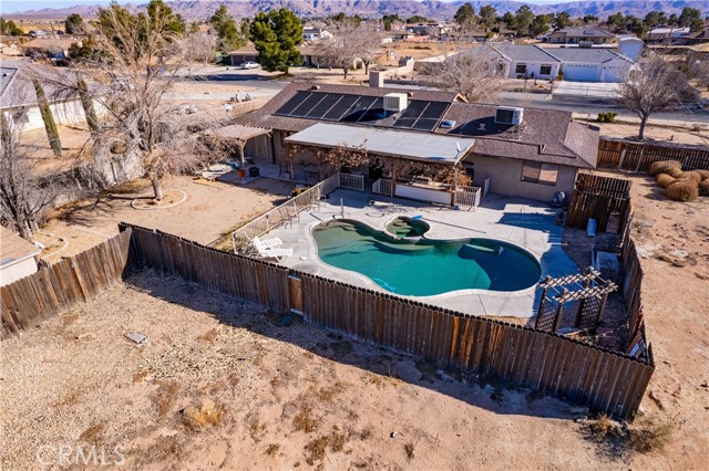 Detail Gallery Image 15 of 31 For 15482 Apache Rd, Apple Valley,  CA 92307 - 3 Beds | 2 Baths