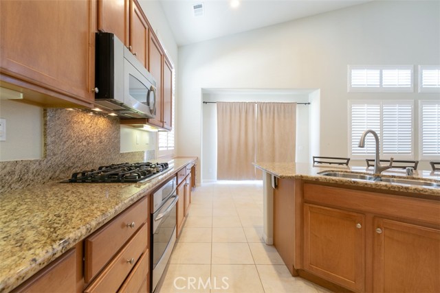 Detail Gallery Image 4 of 36 For 41640 Merryvale Ln, Palmdale,  CA 93551 - 4 Beds | 3/1 Baths