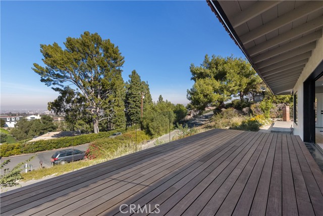34 Deerhill Drive, Rolling Hills Estates, California 90274, 4 Bedrooms Bedrooms, ,3 BathroomsBathrooms,Residential,Sold,Deerhill,SB22242492