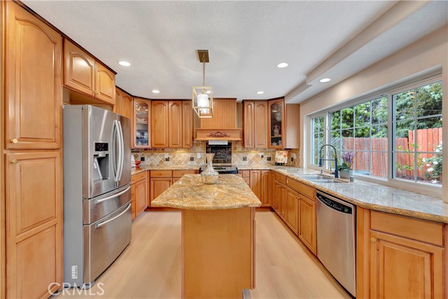 22471 Rippling Brook, Lake Forest CA: https://media.crmls.org/medias/ecbdf2a6-0039-4670-bbb0-ee84fa585c16.jpg