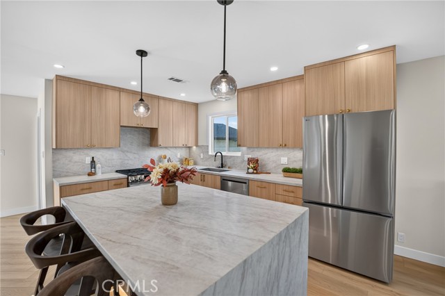 10254 Roscoe Boulevard photo 11