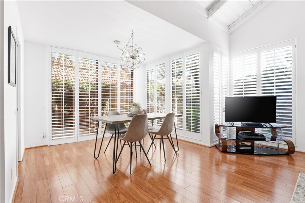 MLS #OC25270578 image #16