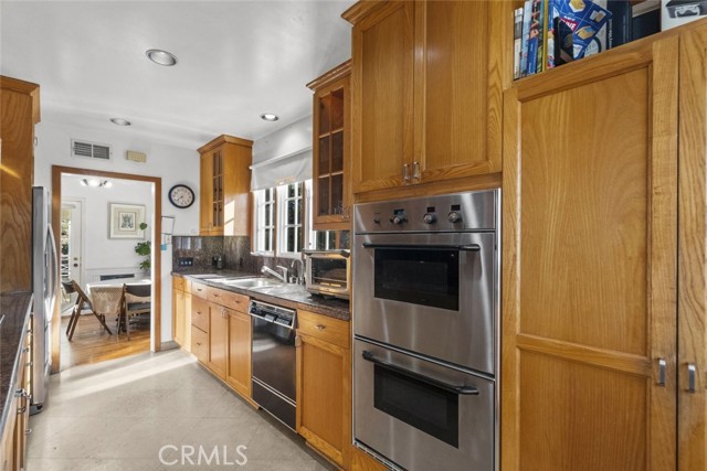 Detail Gallery Image 23 of 54 For 1815 Las Flores Dr, Glendale,  CA 91207 - 4 Beds | 3 Baths