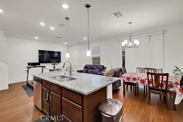 Detail Gallery Image 14 of 31 For 9925 Del Surf Ln, Elk Grove,  CA 95757 - 3 Beds | 3 Baths