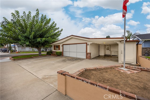 2705 E Orange Grove, Orange CA: https://media.crmls.org/medias/ecbfff90-946f-4422-8b8d-73e47f67cc02.jpg