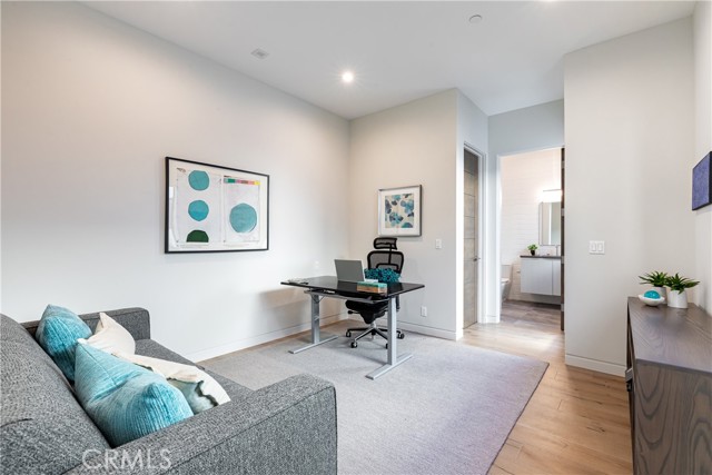 Detail Gallery Image 38 of 49 For 4175 Greenbush Ave, Sherman Oaks,  CA 91423 - 5 Beds | 6 Baths