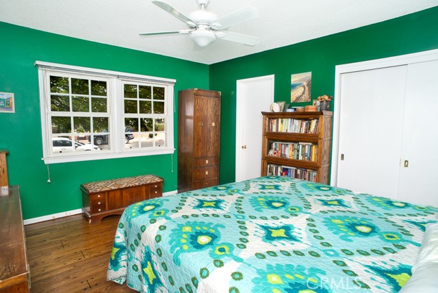 17142 Tuba Street, Northridge CA: https://media.crmls.org/medias/ecc06696-d942-42dd-a1cc-4ccd95c1ef8f.jpg