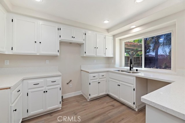 Detail Gallery Image 12 of 40 For 27541 Vanilla Ct, Menifee,  CA 92585 - 5 Beds | 3 Baths