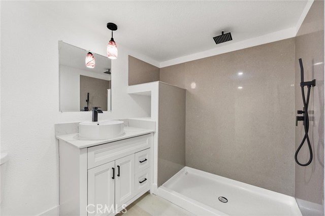 Detail Gallery Image 22 of 40 For 8880 Greenfield Park Dr, Bakersfield,  CA 93307 - 3 Beds | 3/1 Baths