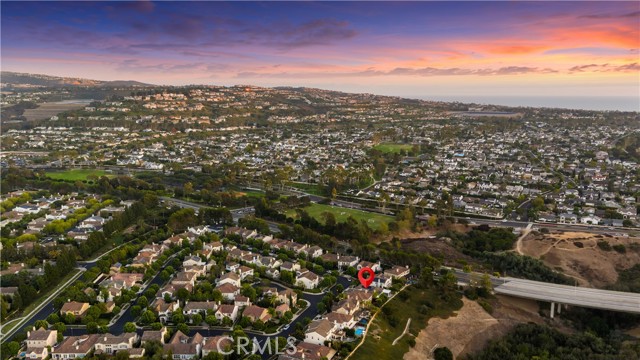 58 Victoria, Newport Beach CA: https://media.crmls.org/medias/ecc2b9c5-1e60-4432-909d-b14032c1937e.jpg
