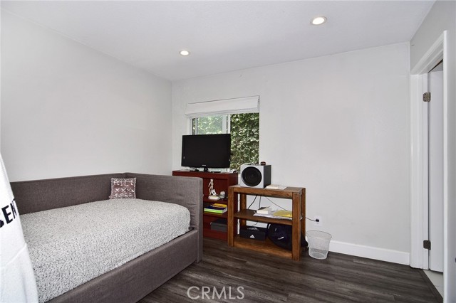 24574 Overland, West Hills CA: https://media.crmls.org/medias/ecc383ec-7620-411f-a4f9-d8b22a458e48.jpg