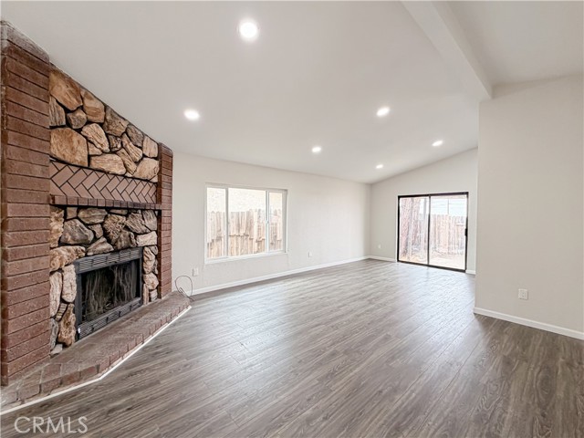 Detail Gallery Image 4 of 22 For 14312 Dover, Mojave,  CA 93501 - 2 Beds | 3 Baths