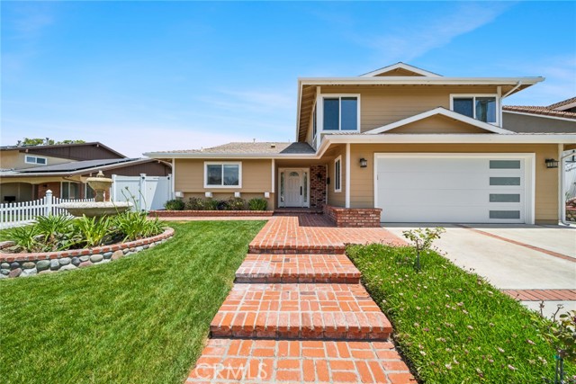 Detail Gallery Image 1 of 32 For 25101 Northrup Dr, Laguna Hills,  CA 92653 - 5 Beds | 3 Baths