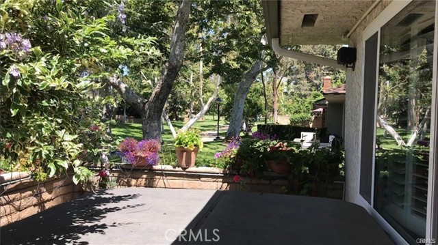 Detail Gallery Image 2 of 19 For 5201 Thorn Tree Ln, Irvine,  CA 92612 - 3 Beds | 2 Baths