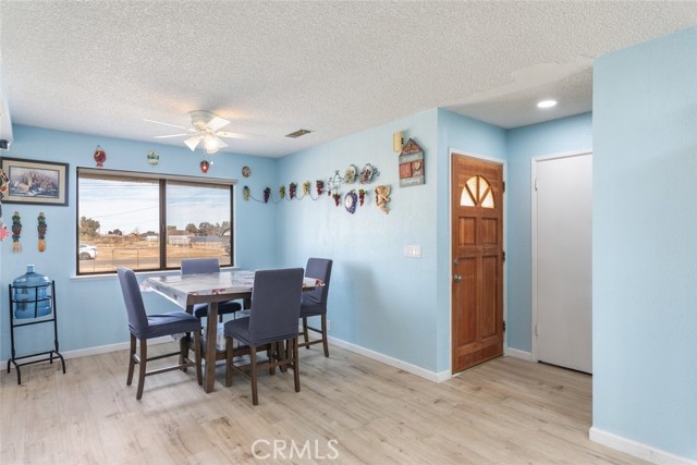 17733 Fresno Street, Hesperia CA: https://media.crmls.org/medias/ecc559bc-121a-42d6-8885-180c17723def.jpg