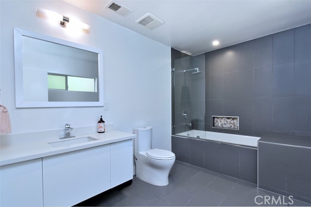 Detail Gallery Image 33 of 59 For 3551 Royal Woods Dr, Sherman Oaks,  CA 91403 - 4 Beds | 4/1 Baths