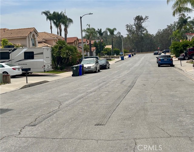 7440 Apple Blossom Court, Highland CA: https://media.crmls.org/medias/ecc59b8b-c57c-458b-8944-4d33103f8e97.jpg