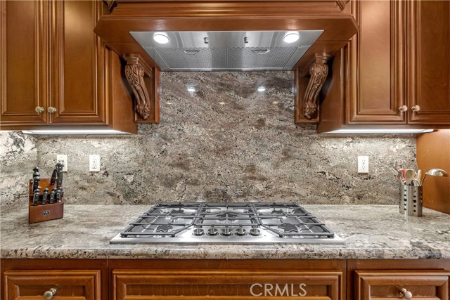 780 W Aster Place, Santa Ana CA: https://media.crmls.org/medias/ecc635b9-6278-4dca-937e-cbe2e06d1f80.jpg