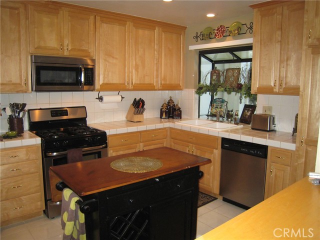 Detail Gallery Image 6 of 19 For 1150 W Capitol Dr #146,  San Pedro,  CA 90732 - 3 Beds | 2/1 Baths