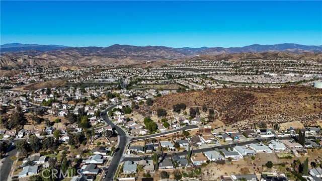 Detail Gallery Image 3 of 23 For 19868 Larbert, Canyon Country,  CA 91351 - 4 Beds | 2 Baths