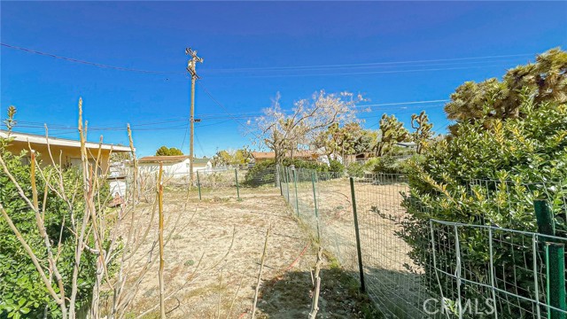 Detail Gallery Image 22 of 31 For 7411 Joshua Ln, Yucca Valley,  CA 92284 - 6 Beds | 2 Baths