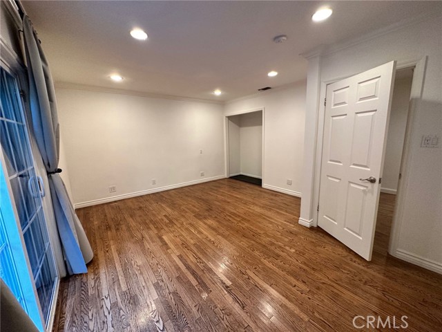 Detail Gallery Image 14 of 36 For 18406 Bessemer St, Tarzana,  CA 91335 - 3 Beds | 2 Baths