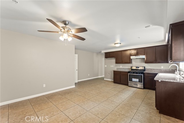 6102 S San Pedro Street, Los Angeles CA: https://media.crmls.org/medias/ecc83dc4-c194-4cca-a263-f47df5b73903.jpg