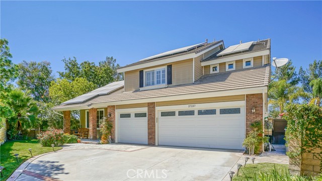 Detail Gallery Image 2 of 30 For 27237 Trenton Pl, Valencia,  CA 91354 - 4 Beds | 3 Baths